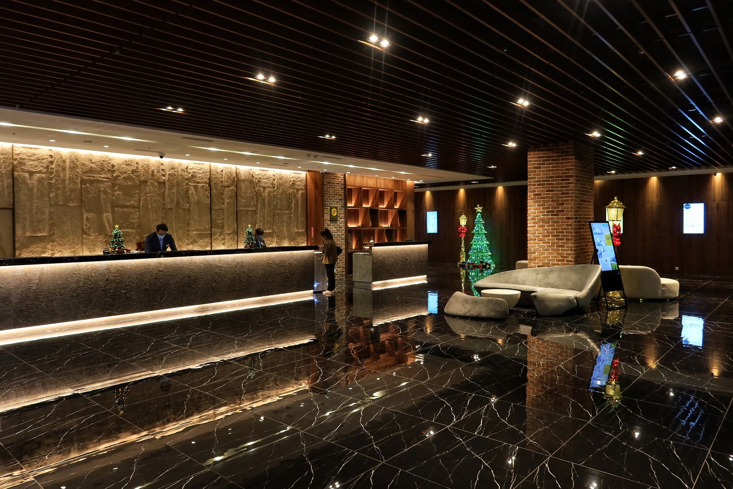 【梧棲飯店】台中震大金鬱金香酒店，質感住宿搭配精緻buffet早餐! @混血珊莎的奇幻旅程