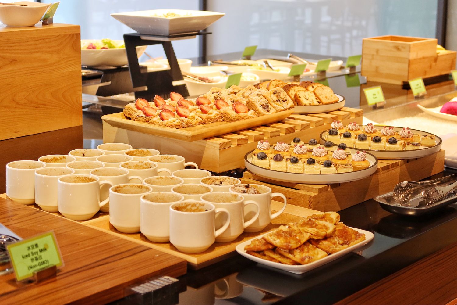 【梧棲飯店】台中震大金鬱金香酒店，質感住宿搭配精緻buffet早餐! @混血珊莎的奇幻旅程