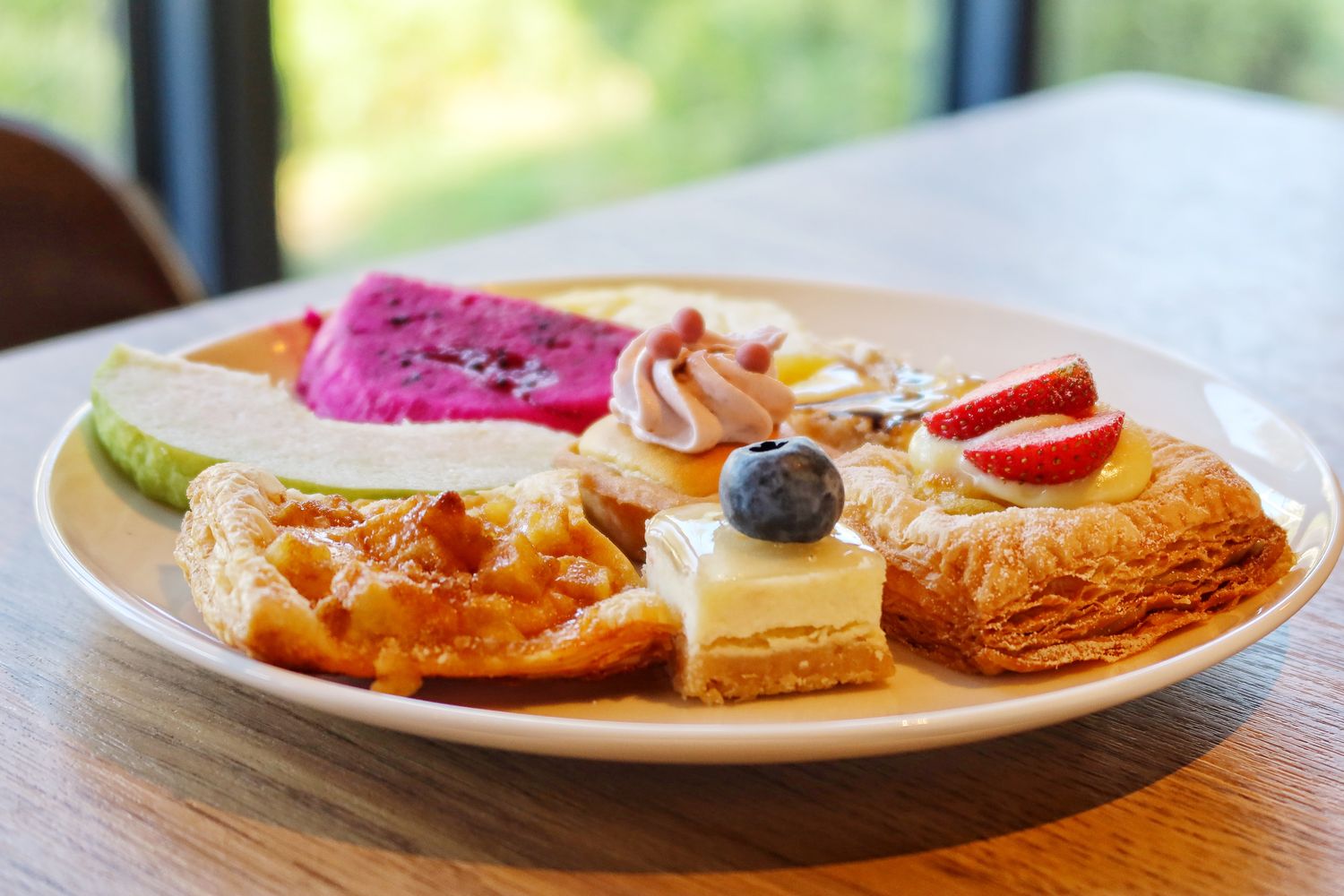 【梧棲飯店】台中震大金鬱金香酒店，質感住宿搭配精緻buffet早餐! @混血珊莎的奇幻旅程