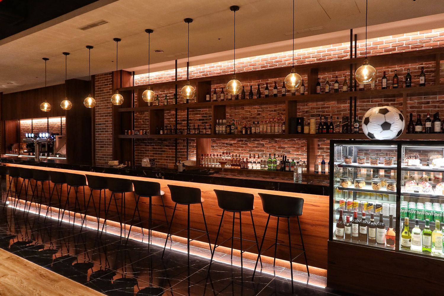 【梧棲餐廳】禾憶餐酒館Hoi Bistro &#038; Bar|台中震大金鬱金香酒店餐酒館，美味歐亞料理搭配在地精釀啤酒 @混血珊莎的奇幻旅程