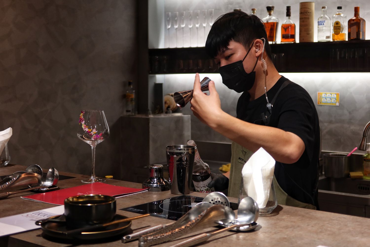 【桃園頂級火鍋】IKKON SHABU|在地人激推的桃園和牛火鍋跟桃園調酒，頂級食材搭配專人桌邊服務，質感系桃園海鮮火鍋推薦! @混血珊莎的奇幻旅程