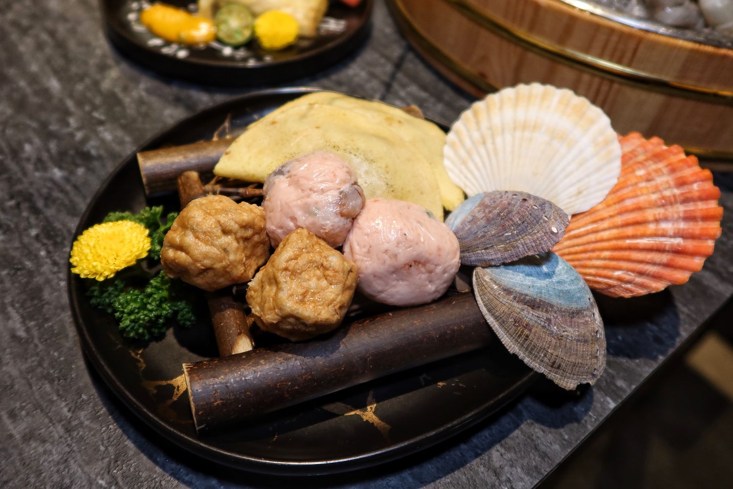【桃園頂級火鍋】IKKON SHABU|在地人激推的桃園和牛火鍋跟桃園調酒，頂級食材搭配專人桌邊服務，質感系桃園海鮮火鍋推薦! @混血珊莎的奇幻旅程
