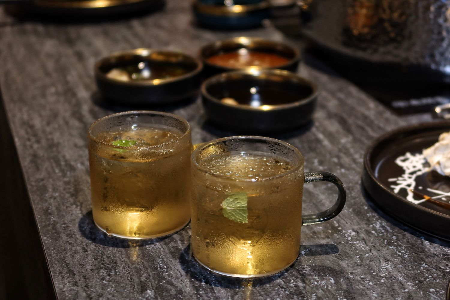【桃園頂級火鍋】IKKON SHABU|在地人激推的桃園和牛火鍋跟桃園調酒，頂級食材搭配專人桌邊服務，質感系桃園海鮮火鍋推薦! @混血珊莎的奇幻旅程