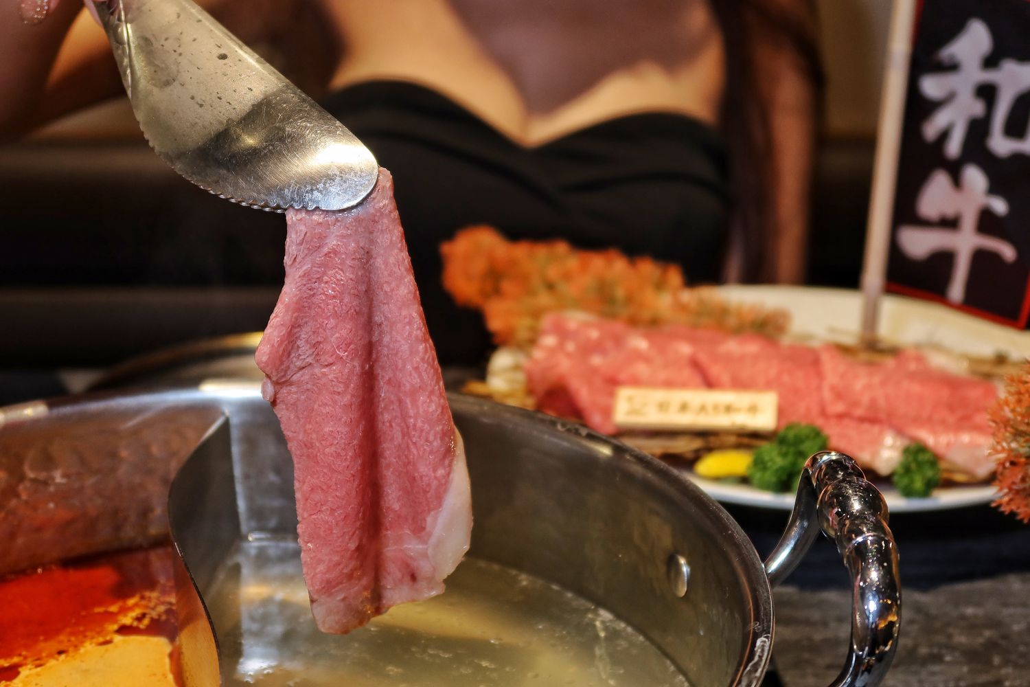 【桃園頂級火鍋】IKKON SHABU|在地人激推的桃園和牛火鍋跟桃園調酒，頂級食材搭配專人桌邊服務，質感系桃園海鮮火鍋推薦! @混血珊莎的奇幻旅程