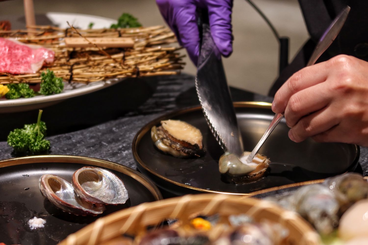 【桃園頂級火鍋】IKKON SHABU|在地人激推的桃園和牛火鍋跟桃園調酒，頂級食材搭配專人桌邊服務，質感系桃園海鮮火鍋推薦! @混血珊莎的奇幻旅程
