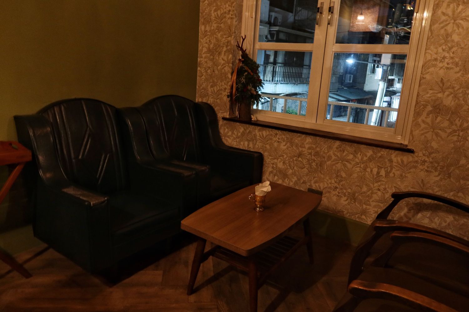 【台中酒吧推薦】Nobody Knows Bar 無人知曉|隱身在巷弄內的老宅酒吧，創意調酒搭配復古台菜料理 @混血珊莎的奇幻旅程
