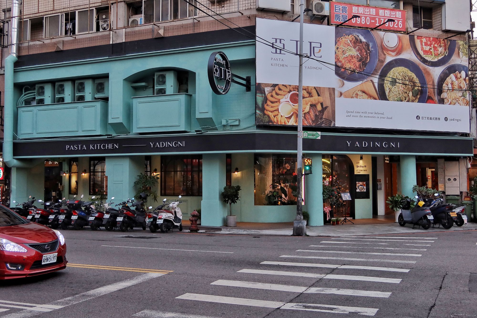 【台中南區美食】亞丁尼義式麵屋工學店，平價義式料理只要148元起! @混血珊莎的奇幻旅程