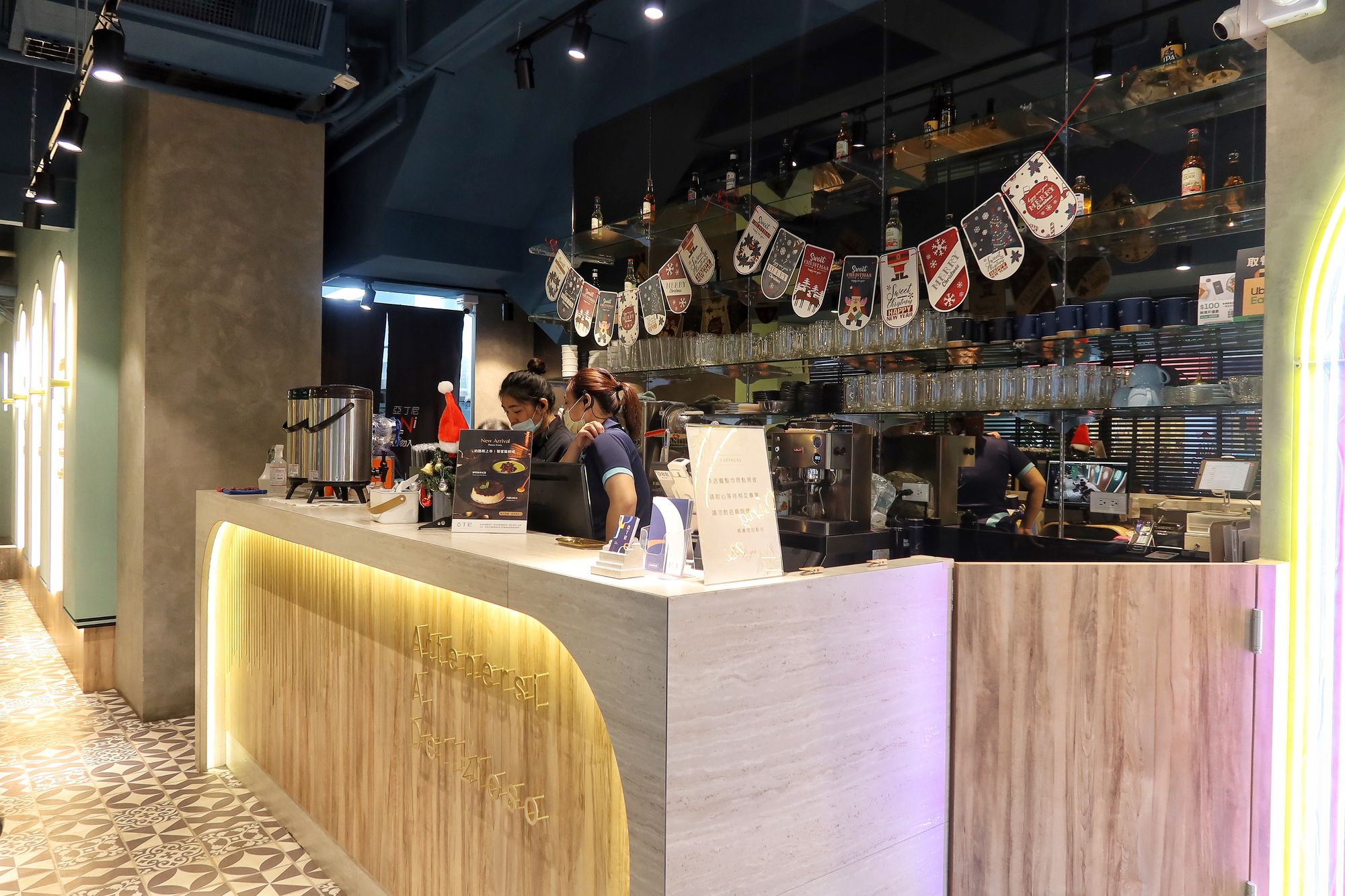 【台中南區美食】亞丁尼義式麵屋工學店，平價義式料理只要148元起! @混血珊莎的奇幻旅程