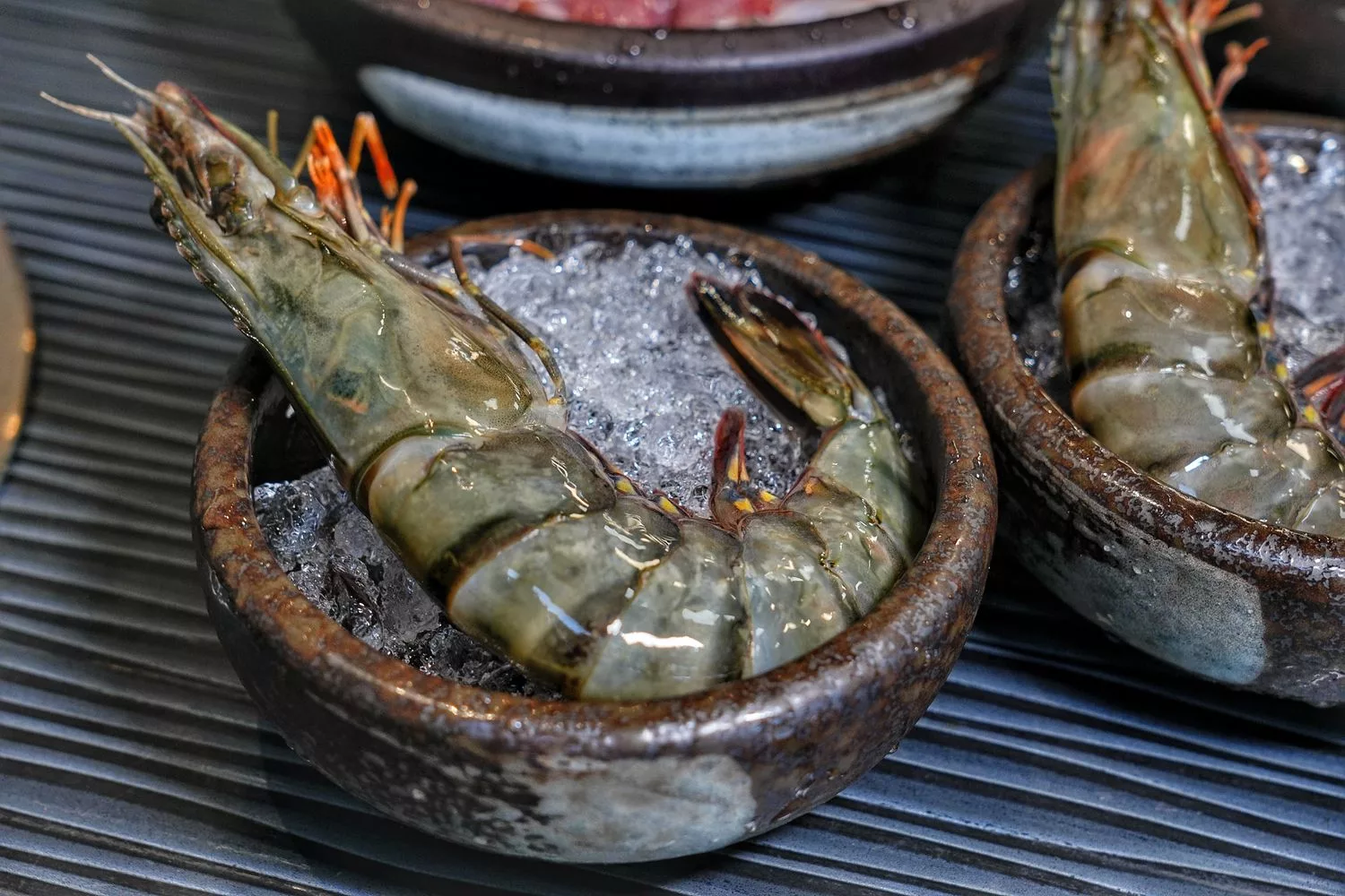 【大里火鍋店】五鮮級鍋物專賣，超大 17 盎司肉盤只要 255 元起，平日加碼送肉! @混血珊莎的奇幻旅程