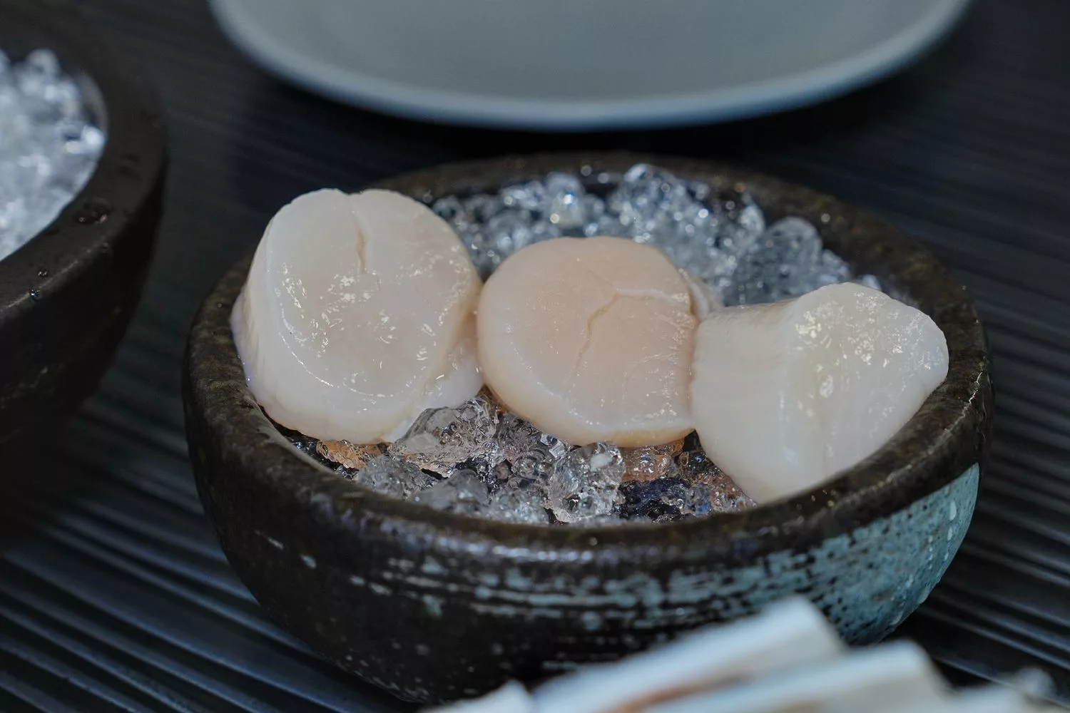 【大里火鍋店】五鮮級鍋物專賣，超大 17 盎司肉盤只要 255 元起，平日加碼送肉! @混血珊莎的奇幻旅程