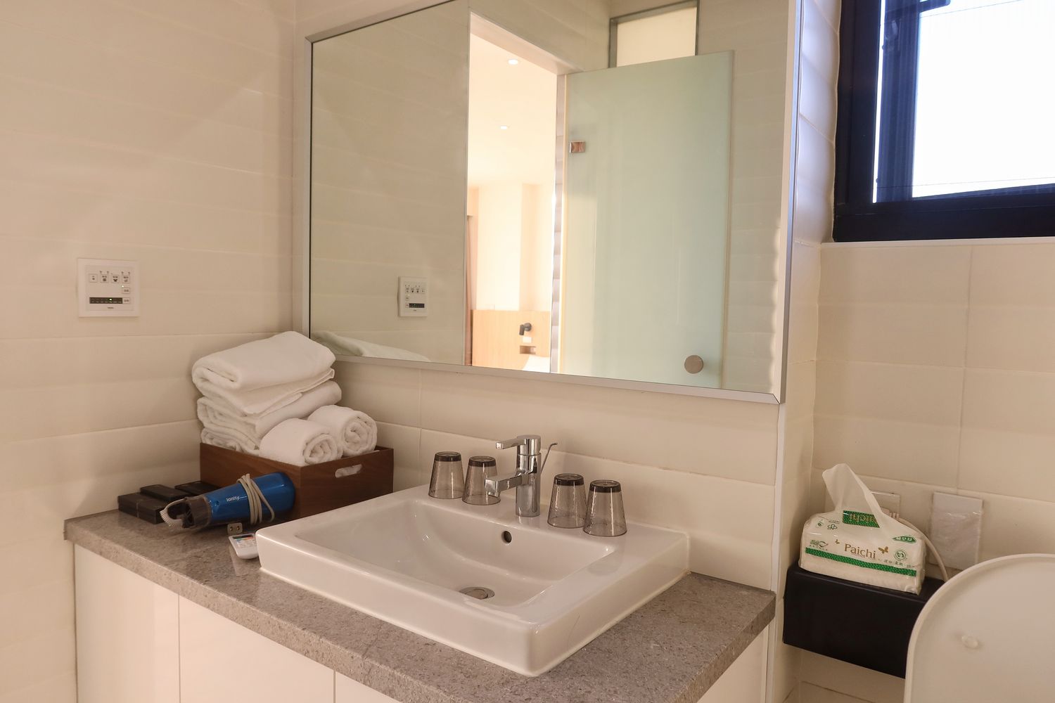 【台南安平民宿】衡定理民宿-畃雨,附設頂級KTV包廂,唱歌看電影通通有! @混血珊莎的奇幻旅程 【台南安平民宿】衡定理民宿-畃雨,附設頂級KTV包廂,唱歌看電影通通有! @混血珊莎的奇幻旅程