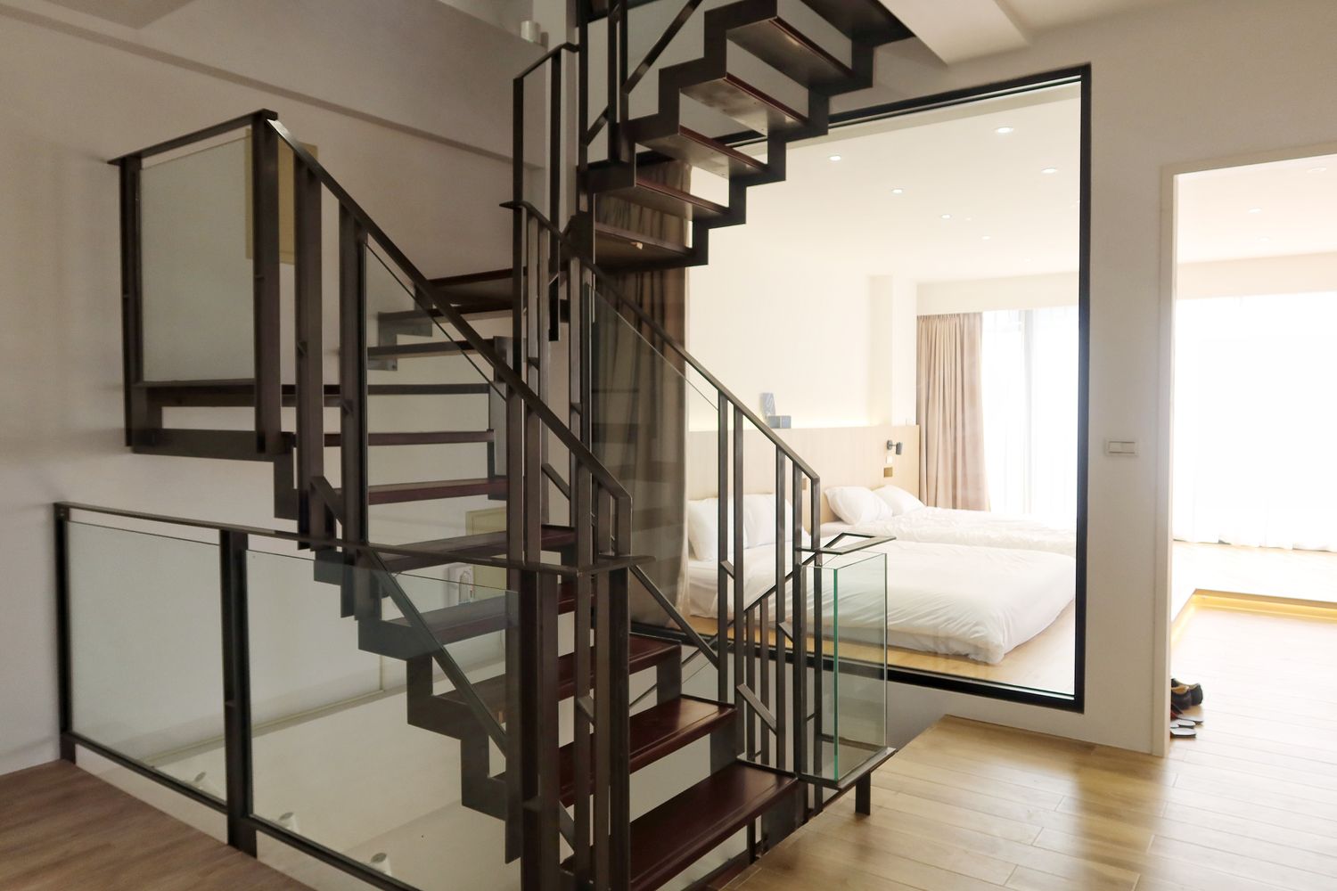 【台南安平民宿】衡定理民宿-畃雨,附設頂級KTV包廂,唱歌看電影通通有! @混血珊莎的奇幻旅程 【台南安平民宿】衡定理民宿-畃雨,附設頂級KTV包廂,唱歌看電影通通有! @混血珊莎的奇幻旅程