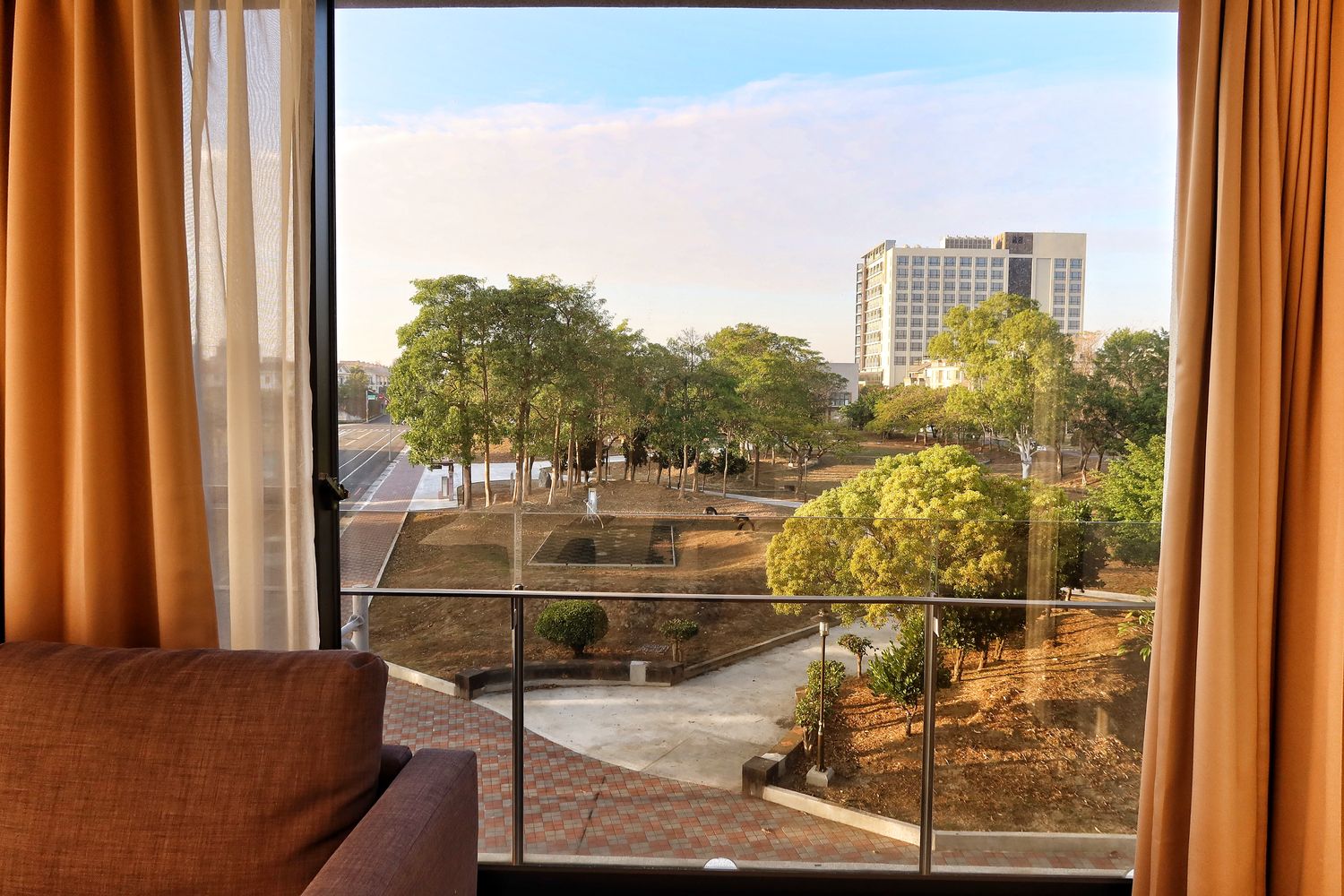 【台南安平民宿】衡定理民宿-畃雨,附設頂級KTV包廂,唱歌看電影通通有! @混血珊莎的奇幻旅程 【台南安平民宿】衡定理民宿-畃雨,附設頂級KTV包廂,唱歌看電影通通有! @混血珊莎的奇幻旅程