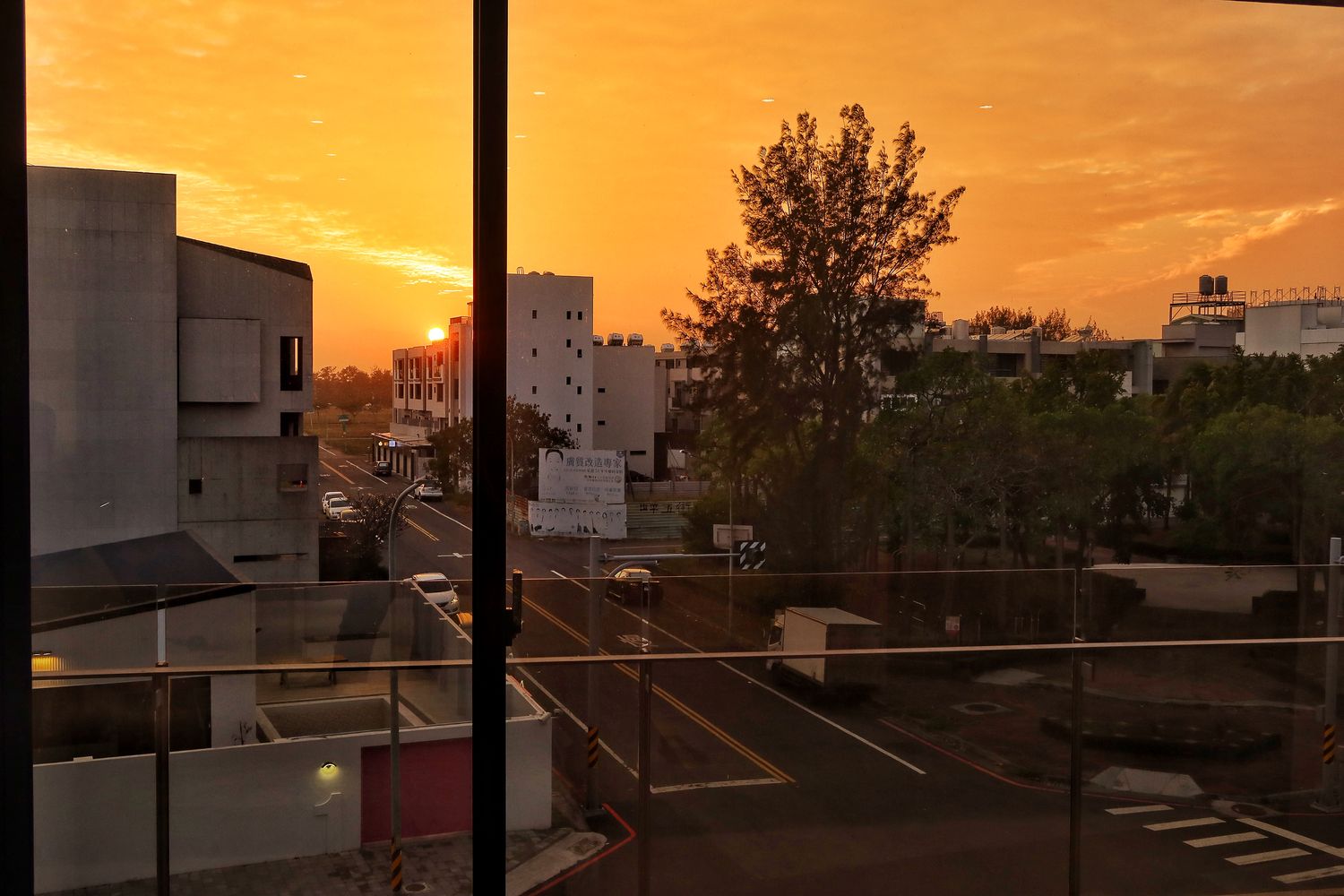 【台南安平民宿】衡定理民宿-畃雨,附設頂級KTV包廂,唱歌看電影通通有! @混血珊莎的奇幻旅程 【台南安平民宿】衡定理民宿-畃雨,附設頂級KTV包廂,唱歌看電影通通有! @混血珊莎的奇幻旅程