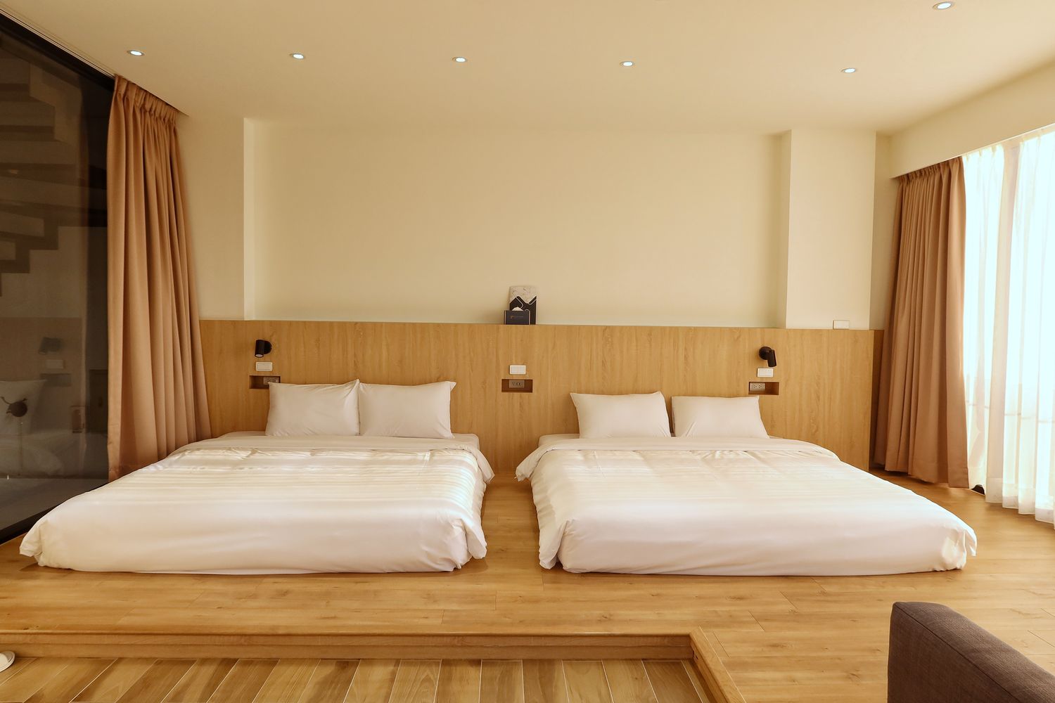 【台南安平民宿】衡定理民宿-畃雨,附設頂級KTV包廂,唱歌看電影通通有! @混血珊莎的奇幻旅程 【台南安平民宿】衡定理民宿-畃雨,附設頂級KTV包廂,唱歌看電影通通有! @混血珊莎的奇幻旅程