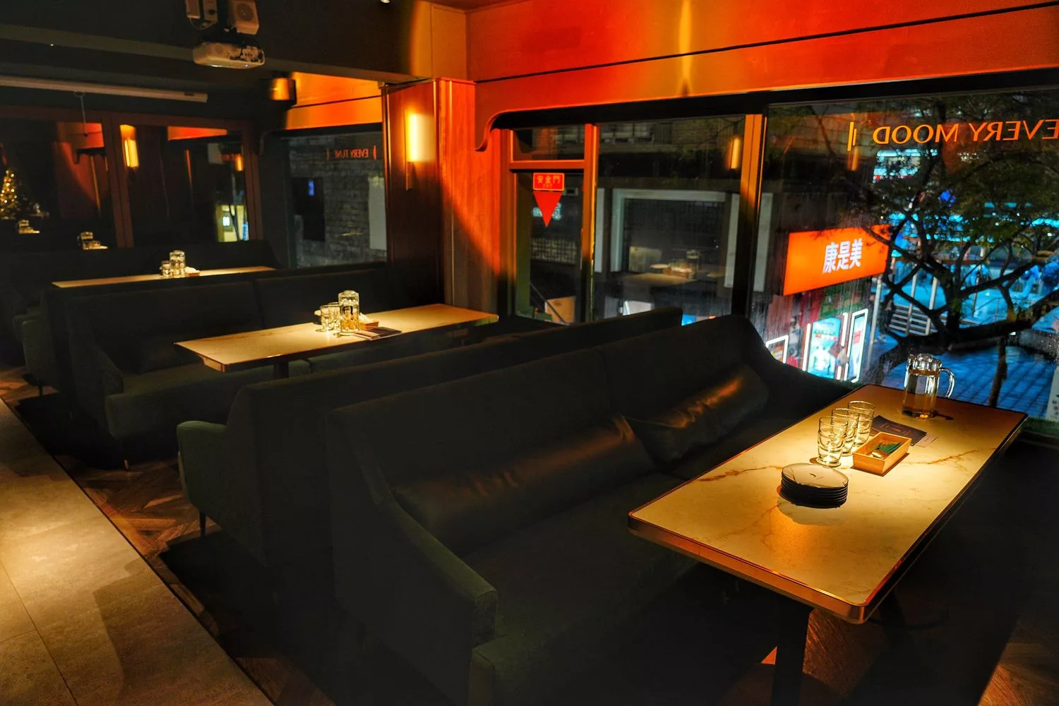 【忠孝復興餐酒館】Joiny Taipei 招台北餐酒館，新開幕時尚都會風格，壽星免費送特調! @混血珊莎的奇幻旅程
