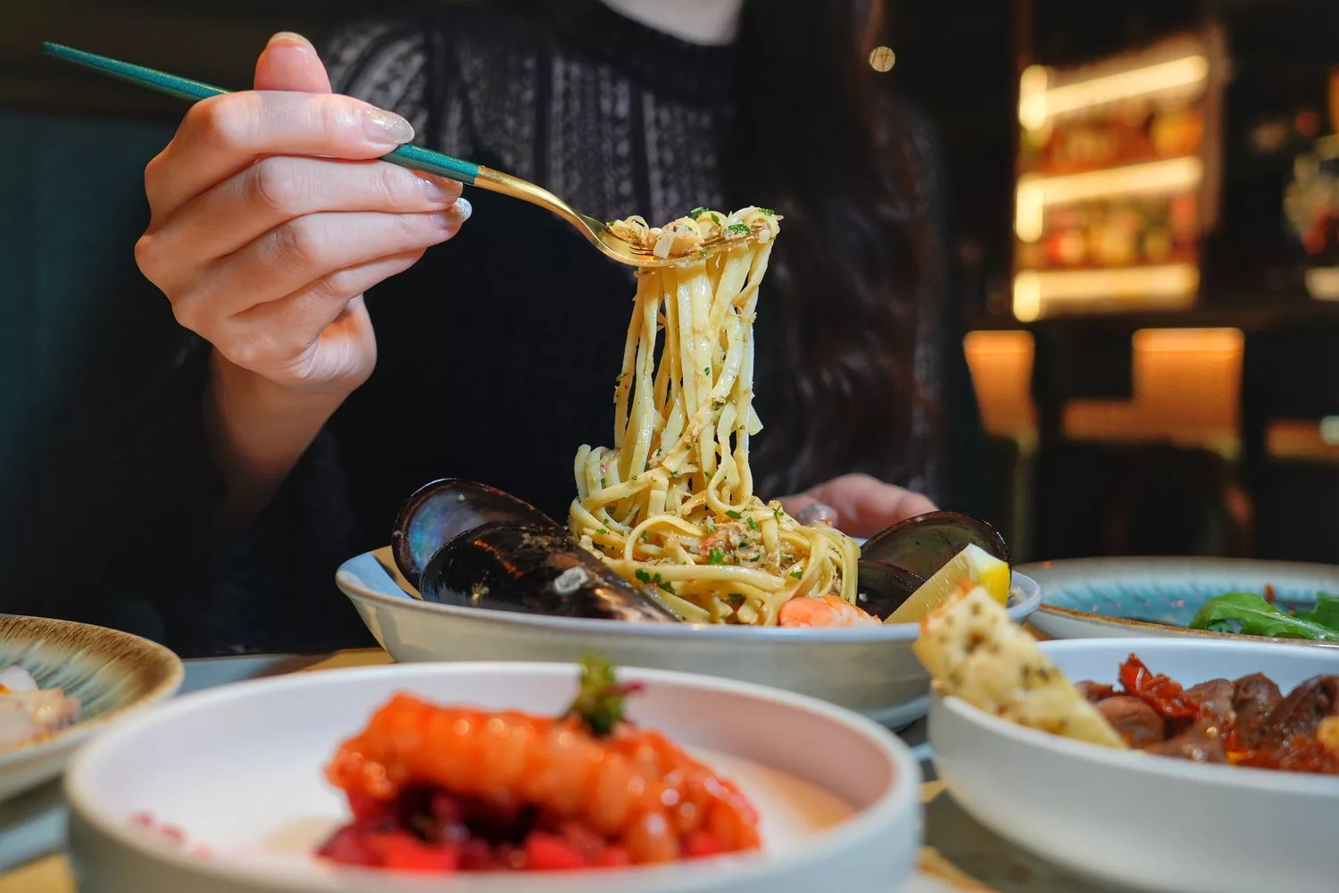 【忠孝復興餐酒館】Joiny Taipei 招台北餐酒館，新開幕時尚都會風格，壽星免費送特調! @混血珊莎的奇幻旅程