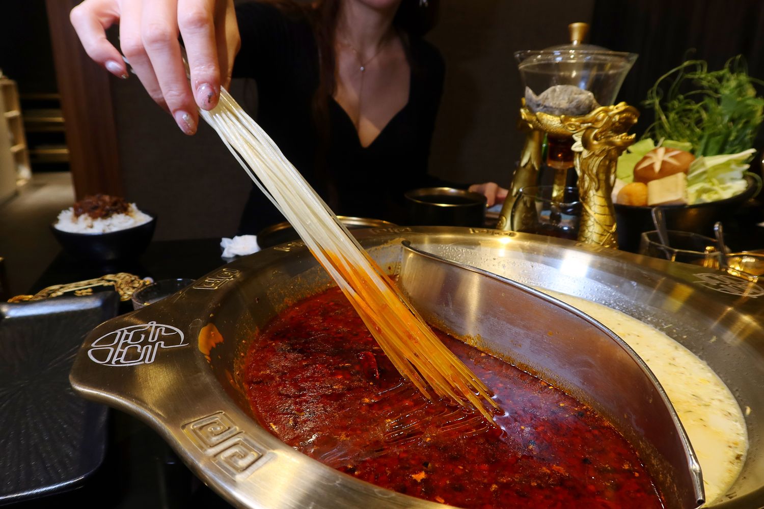 【中壢火鍋推薦】雙囍鍋物 (已歇業) @混血珊莎的奇幻旅程 【中壢火鍋推薦】雙囍鍋物 (已歇業) @混血珊莎的奇幻旅程