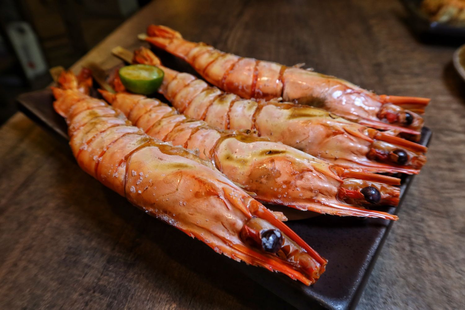 【台南居酒屋】魚小二串燒酒場|道地重慶麻辣烤魚.串燒.熱炒.揚物，濃濃日系氛圍小酌聚餐好去處! @混血珊莎的奇幻旅程