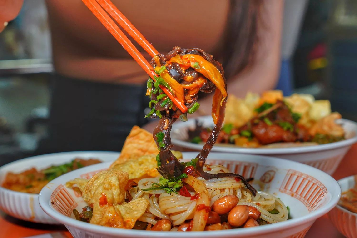 【螺螄粉推薦】好螺嗦螺螄粉， 30 年人氣柳州老店首間台灣旗艦店，道地風味一吃愛上! @混血珊莎的奇幻旅程