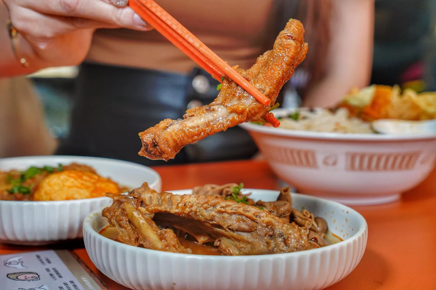 【螺螄粉推薦】好螺嗦螺螄粉， 30 年人氣柳州老店首間台灣旗艦店，道地風味一吃愛上! @混血珊莎的奇幻旅程