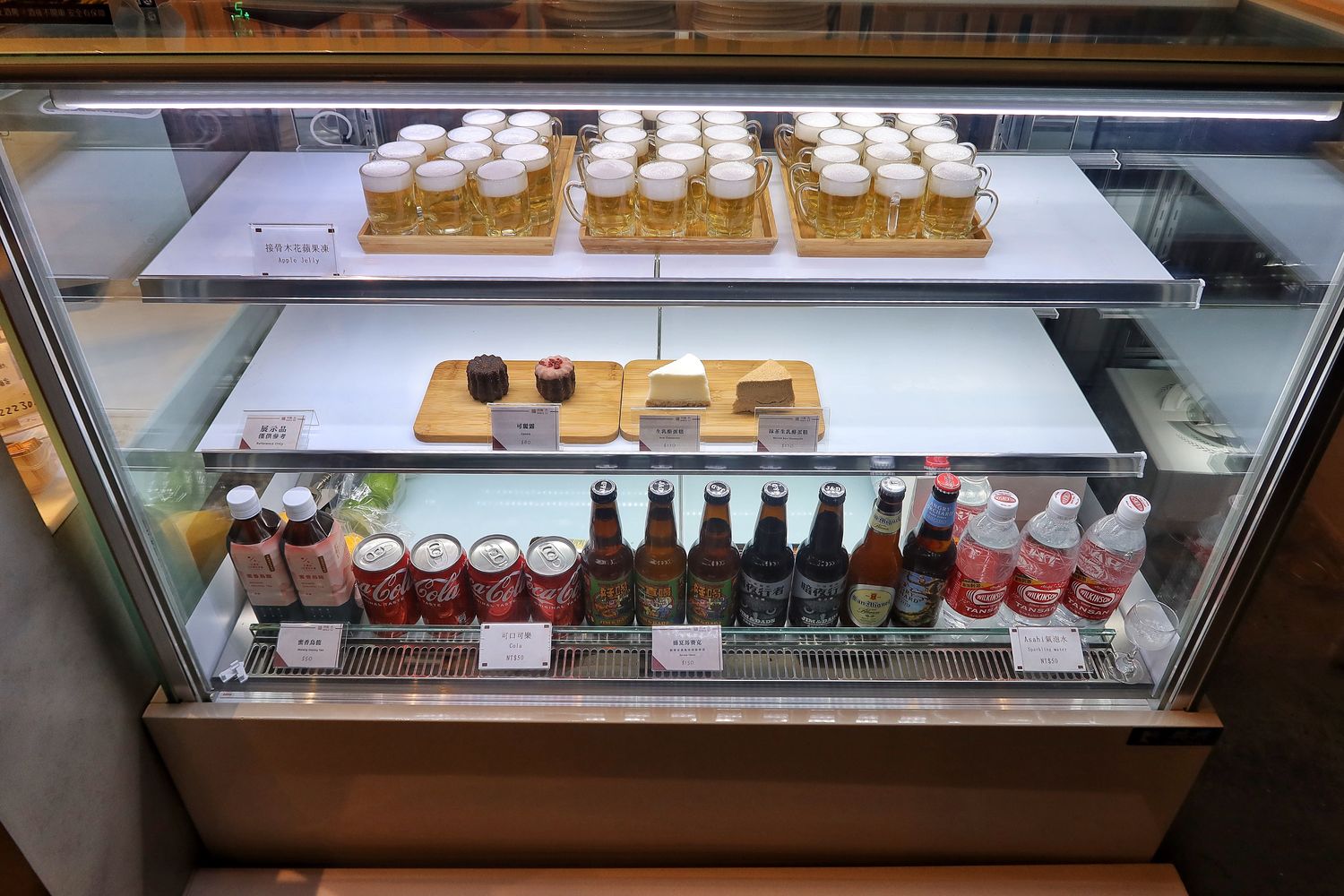 【台中西區住宿 】嬉行旅Hotel Si，女性友善文青風旅店，純白森林系風格超好拍! @混血珊莎的奇幻旅程