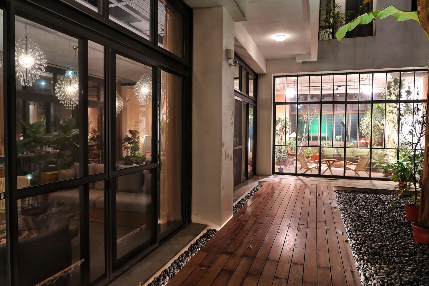 【台中西區住宿 】嬉行旅Hotel Si，女性友善文青風旅店，純白森林系風格超好拍! @混血珊莎的奇幻旅程