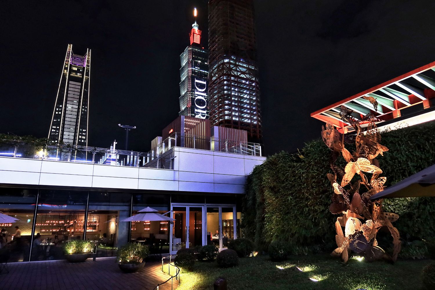 台北艾麗希爾頓格芮精選酒店｜信義區絕美空中泳池獨享101美景! @混血珊莎的奇幻旅程