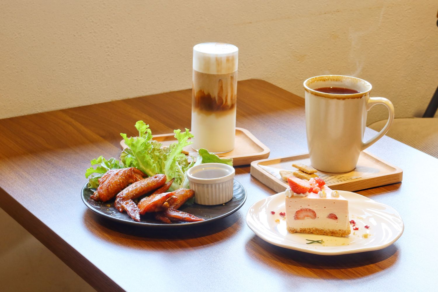 【台中西屯咖啡廳】輕旅咖啡jaunt cafe|中科商圈景觀庭園咖啡廳，停車方便.喝下午茶好去處 @混血珊莎的奇幻旅程