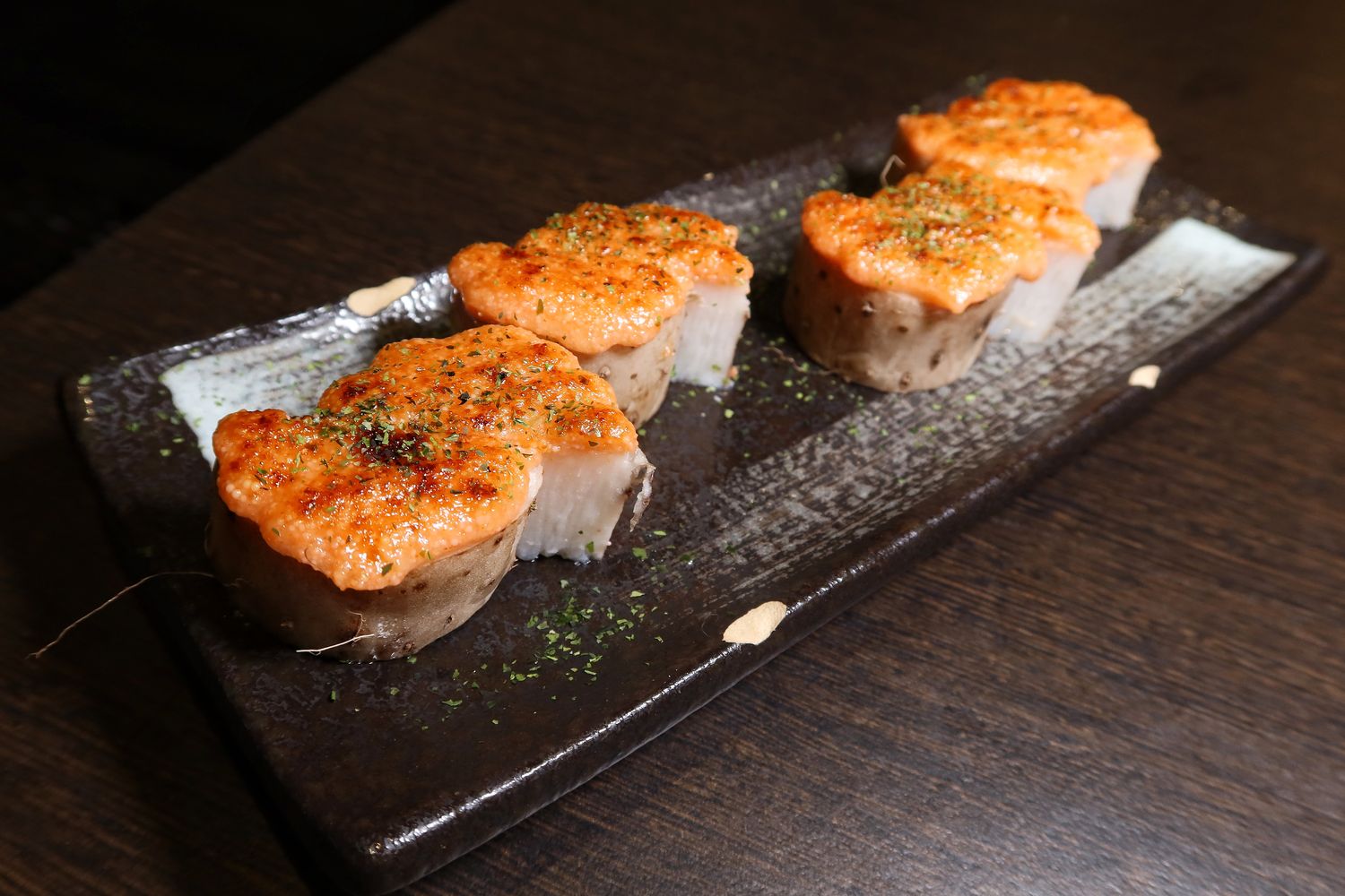 【三重居酒屋推薦】老串角居酒屋三重，日系氛圍搭配美味炭火串燒! @混血珊莎的奇幻旅程