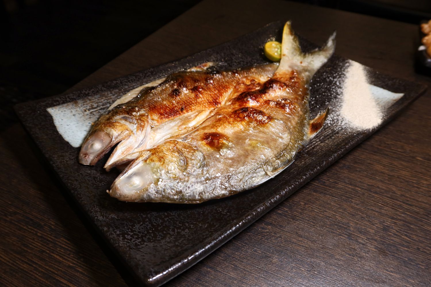 【三重居酒屋推薦】老串角居酒屋三重，日系氛圍搭配美味炭火串燒! @混血珊莎的奇幻旅程
