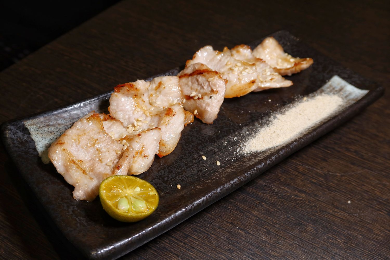 【三重居酒屋推薦】老串角居酒屋三重，日系氛圍搭配美味炭火串燒! @混血珊莎的奇幻旅程