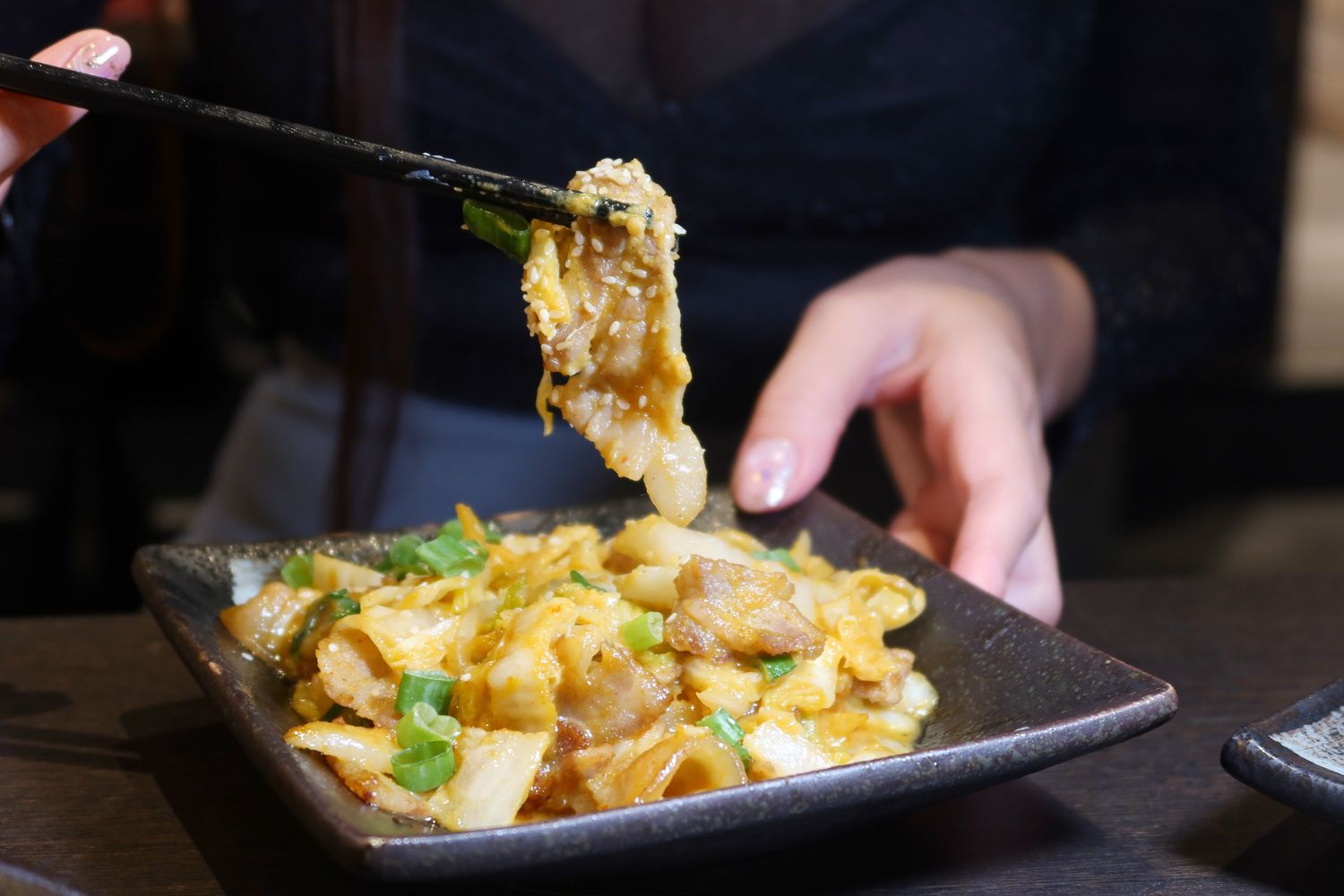 【三重居酒屋推薦】老串角居酒屋三重，日系氛圍搭配美味炭火串燒! @混血珊莎的奇幻旅程