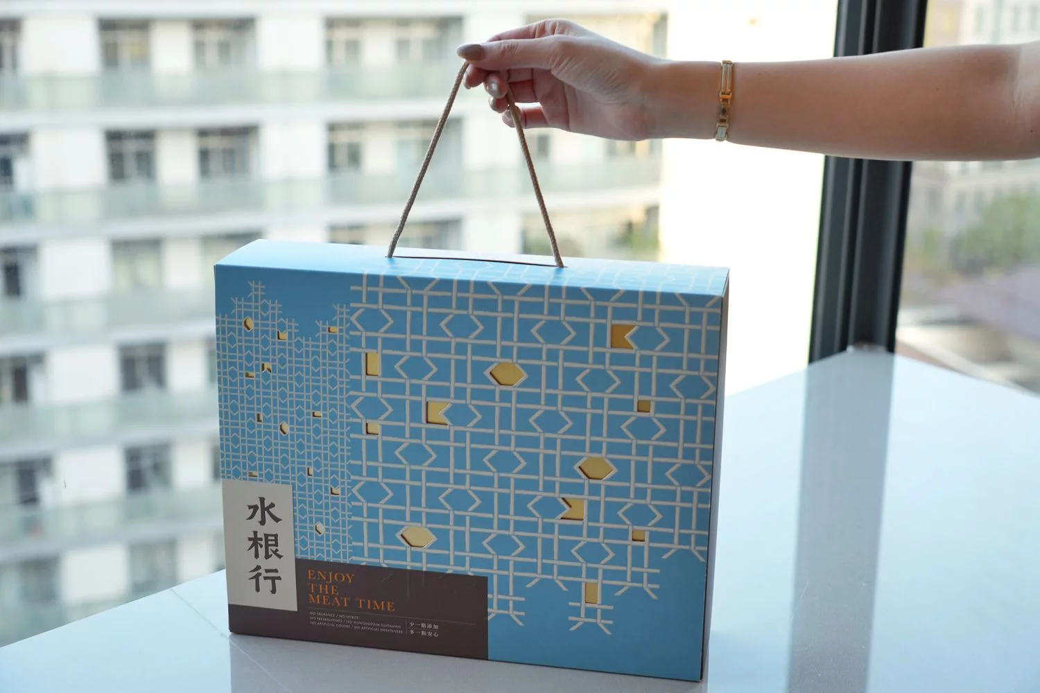 【水根肉乾】彰化傳承三代老店水根行，2024 新春共好禮盒，讓你送禮直達心坎! @混血珊莎的奇幻旅程