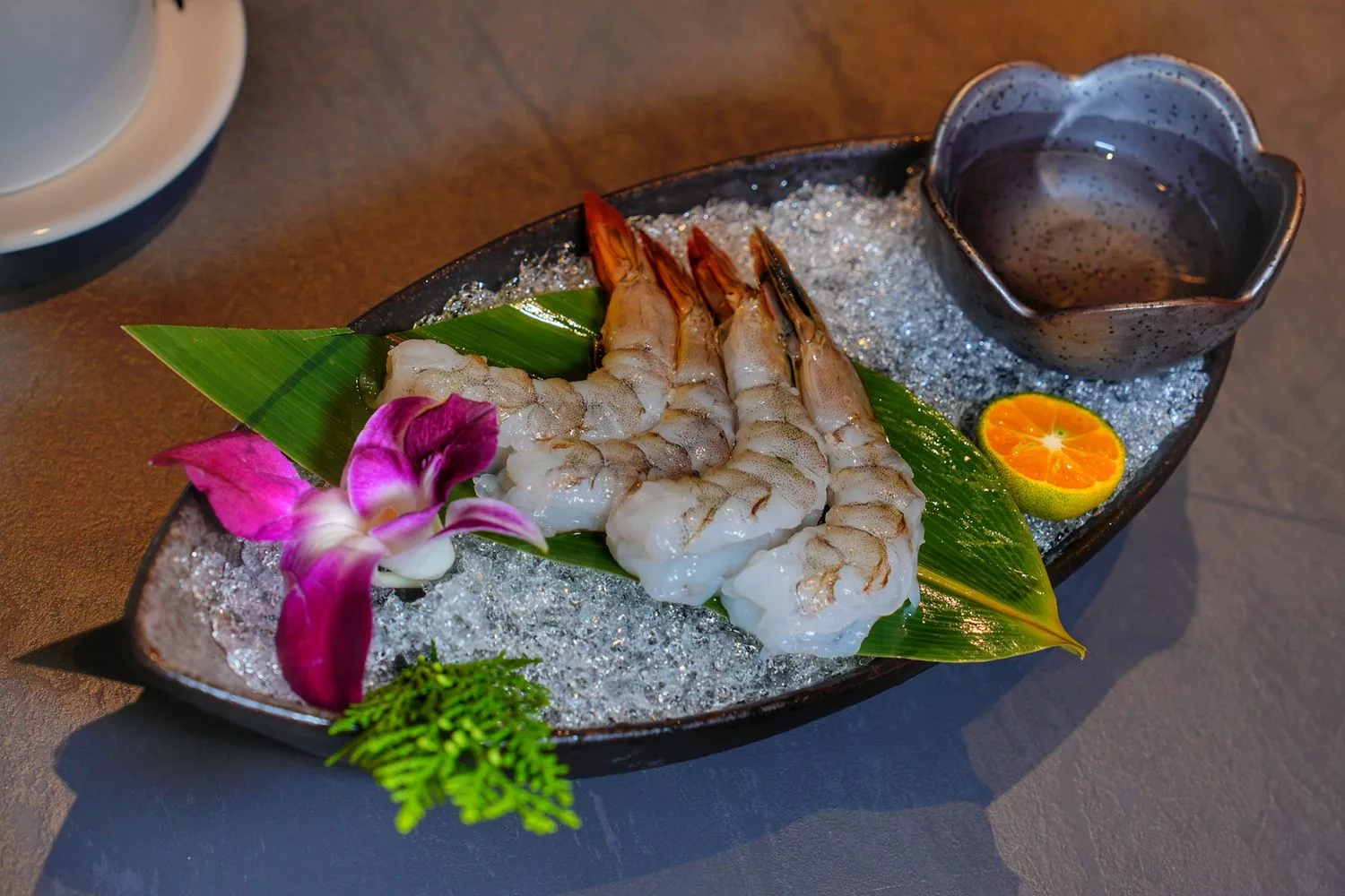 【岩漿火鍋 微風信義店】古法漢方麻辣湯，必吃黑毛和牛火焰炙燒豬，台北麻辣鍋推薦! @混血珊莎的奇幻旅程