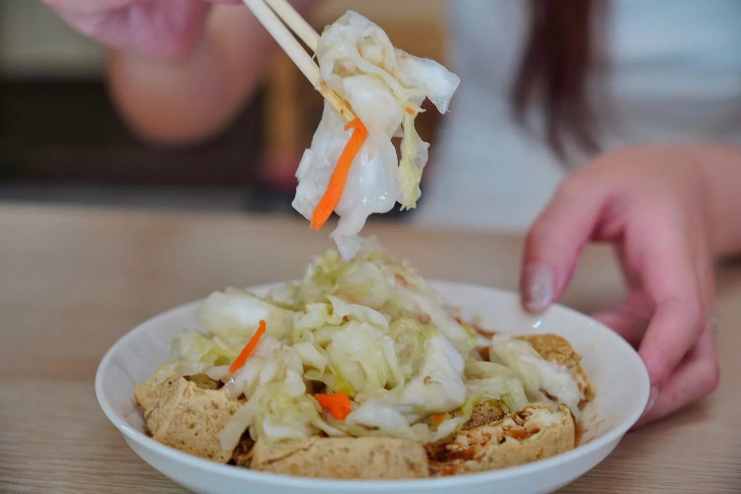 【池上臭豆腐推薦】博文臭豆腐，傳承 40 年在地好味道，鄰近池上伯朗大道! @混血珊莎的奇幻旅程