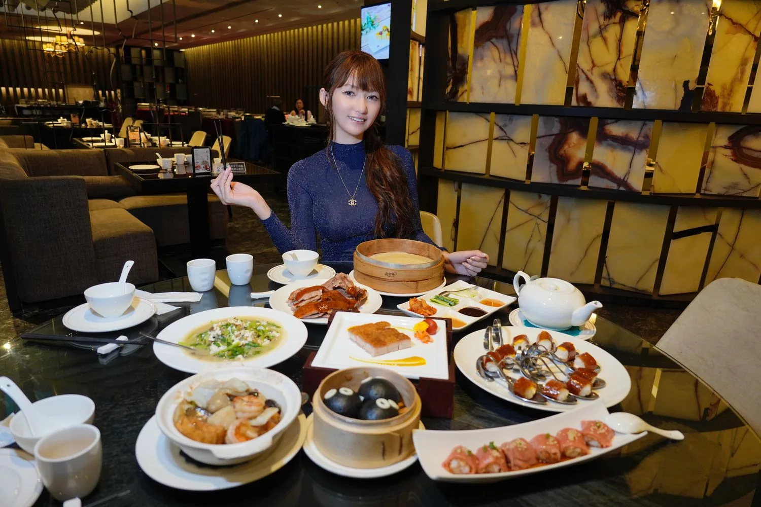 【典華雅聚 新莊店】新莊典華餐廳中式奢華氛圍，經典粵菜港點，窯烤櫻桃鴨驚艷味蕾! @混血珊莎的奇幻旅程