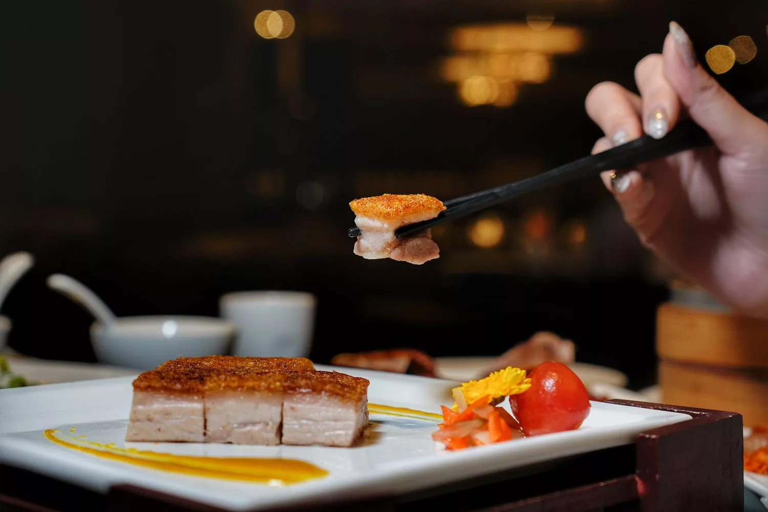 【典華雅聚 新莊店】新莊典華餐廳中式奢華氛圍，經典粵菜港點，窯烤櫻桃鴨驚艷味蕾! @混血珊莎的奇幻旅程