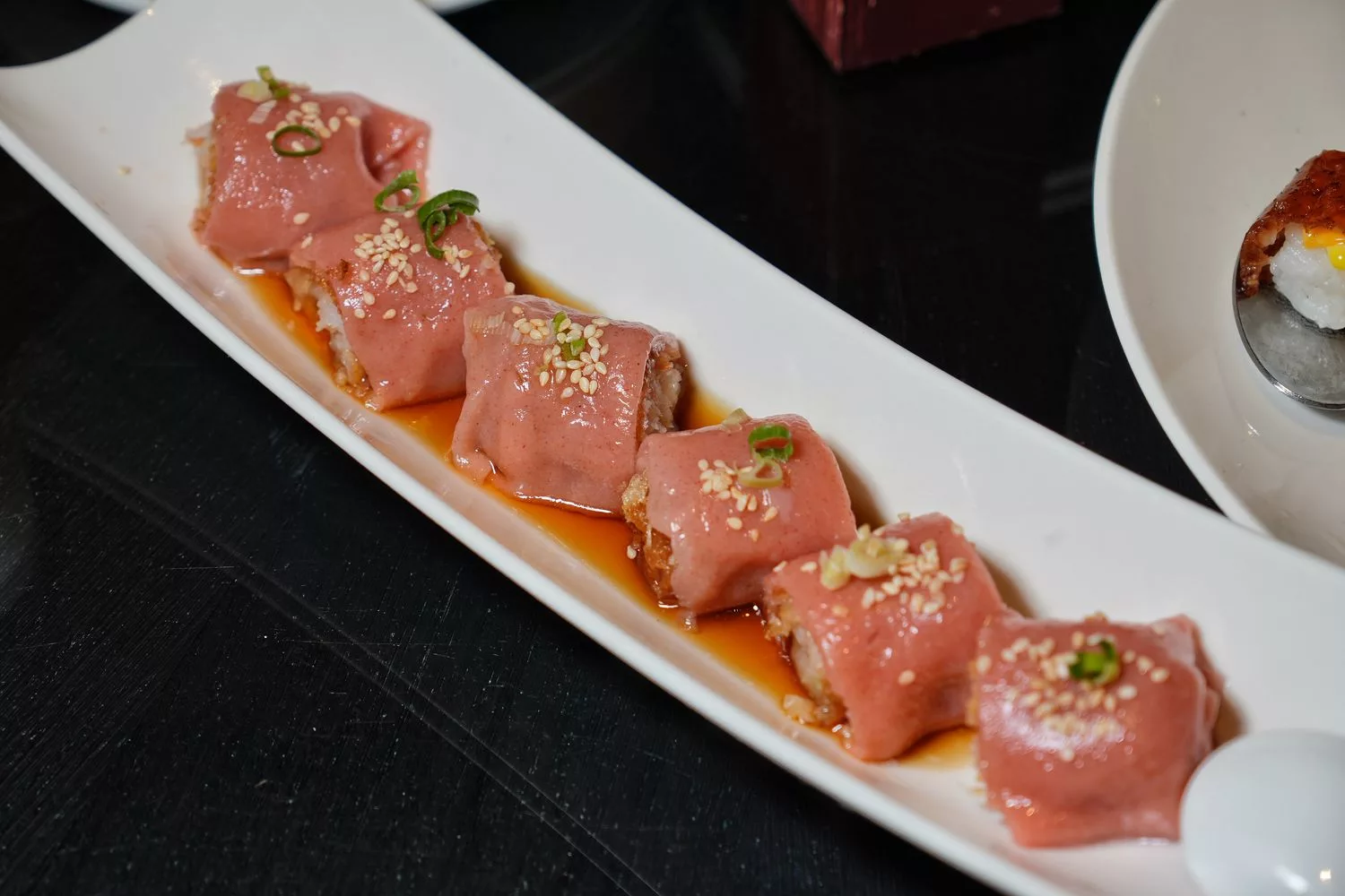 【典華雅聚 新莊店】新莊典華餐廳中式奢華氛圍，經典粵菜港點，窯烤櫻桃鴨驚艷味蕾! @混血珊莎的奇幻旅程