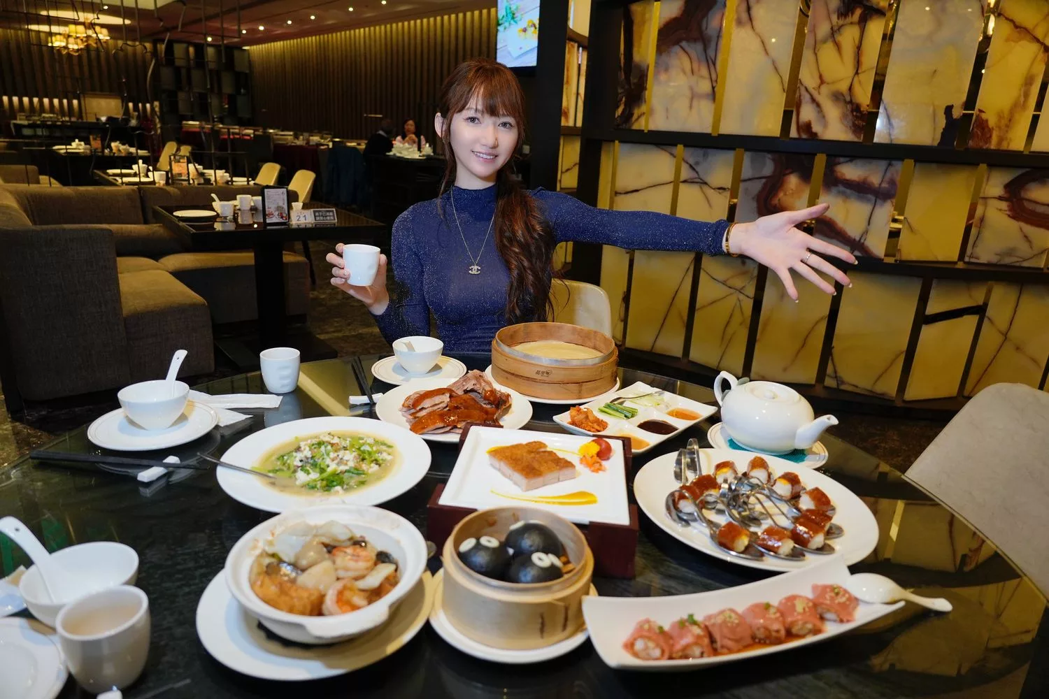 【典華雅聚 新莊店】新莊典華餐廳中式奢華氛圍，經典粵菜港點，窯烤櫻桃鴨驚艷味蕾! @混血珊莎的奇幻旅程