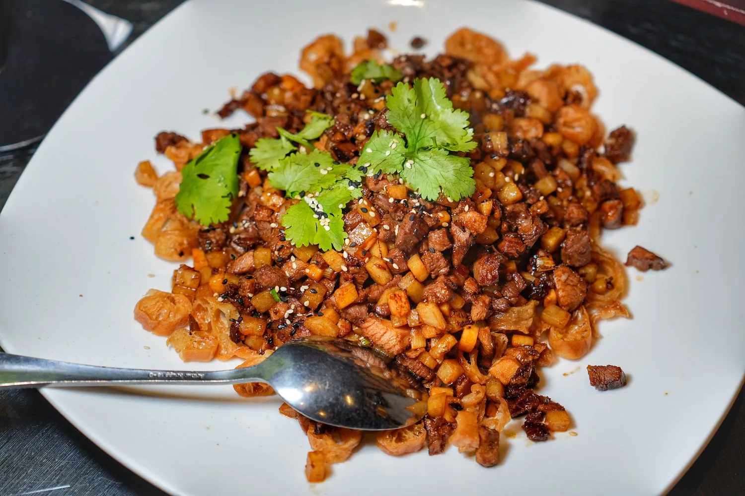 【典華雅聚 新莊店】新莊典華餐廳中式奢華氛圍，經典粵菜港點，窯烤櫻桃鴨驚艷味蕾! @混血珊莎的奇幻旅程
