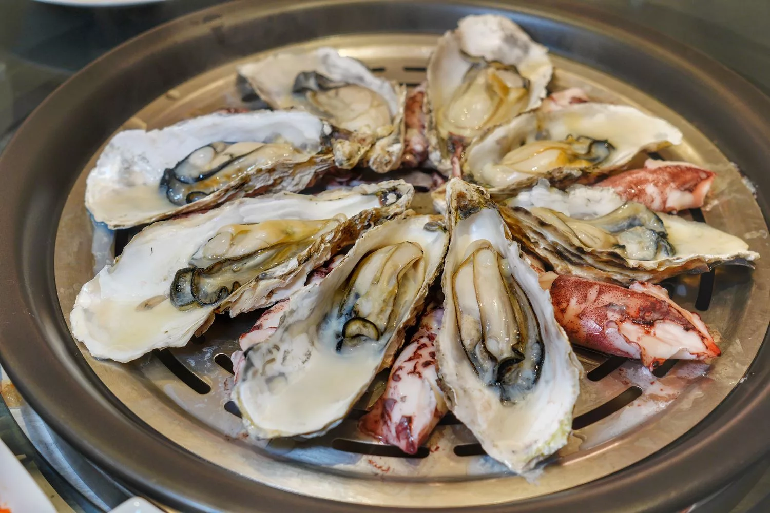 【新莊海鮮餐廳】濤濤海鮮蒸氣鍋，將大海放進鍋內，管家桌邊服務免動手! @混血珊莎的奇幻旅程
