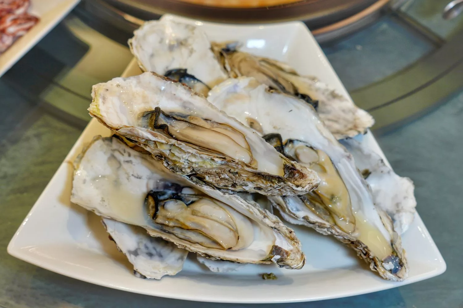 【新莊海鮮餐廳】濤濤海鮮蒸氣鍋，將大海放進鍋內，管家桌邊服務免動手! @混血珊莎的奇幻旅程