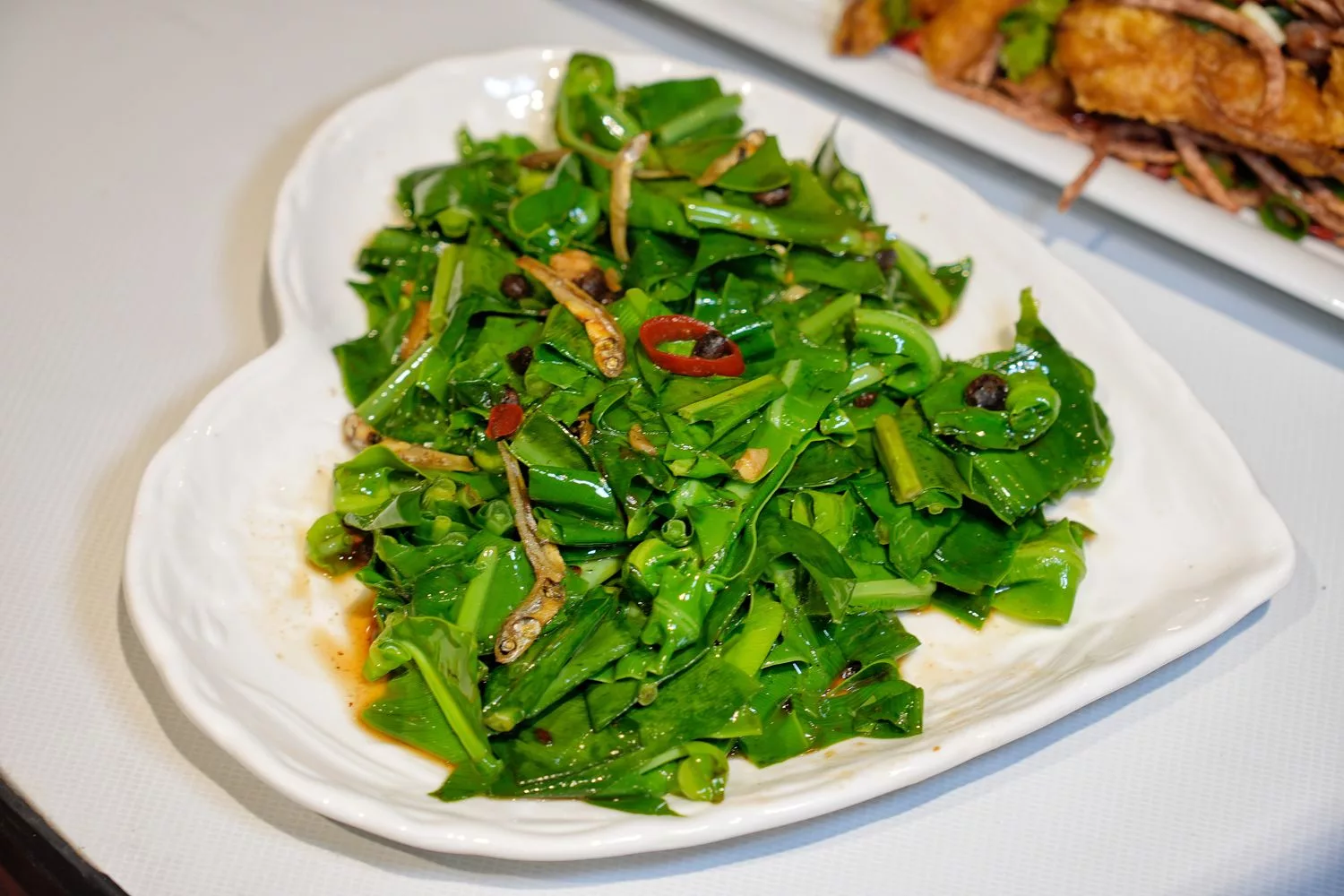【桃園熱炒推薦】品華殿，桃園砂鍋魚頭 10 年專賣店遷址新開幕，多款人氣熱炒，節日聚餐首選! @混血珊莎的奇幻旅程