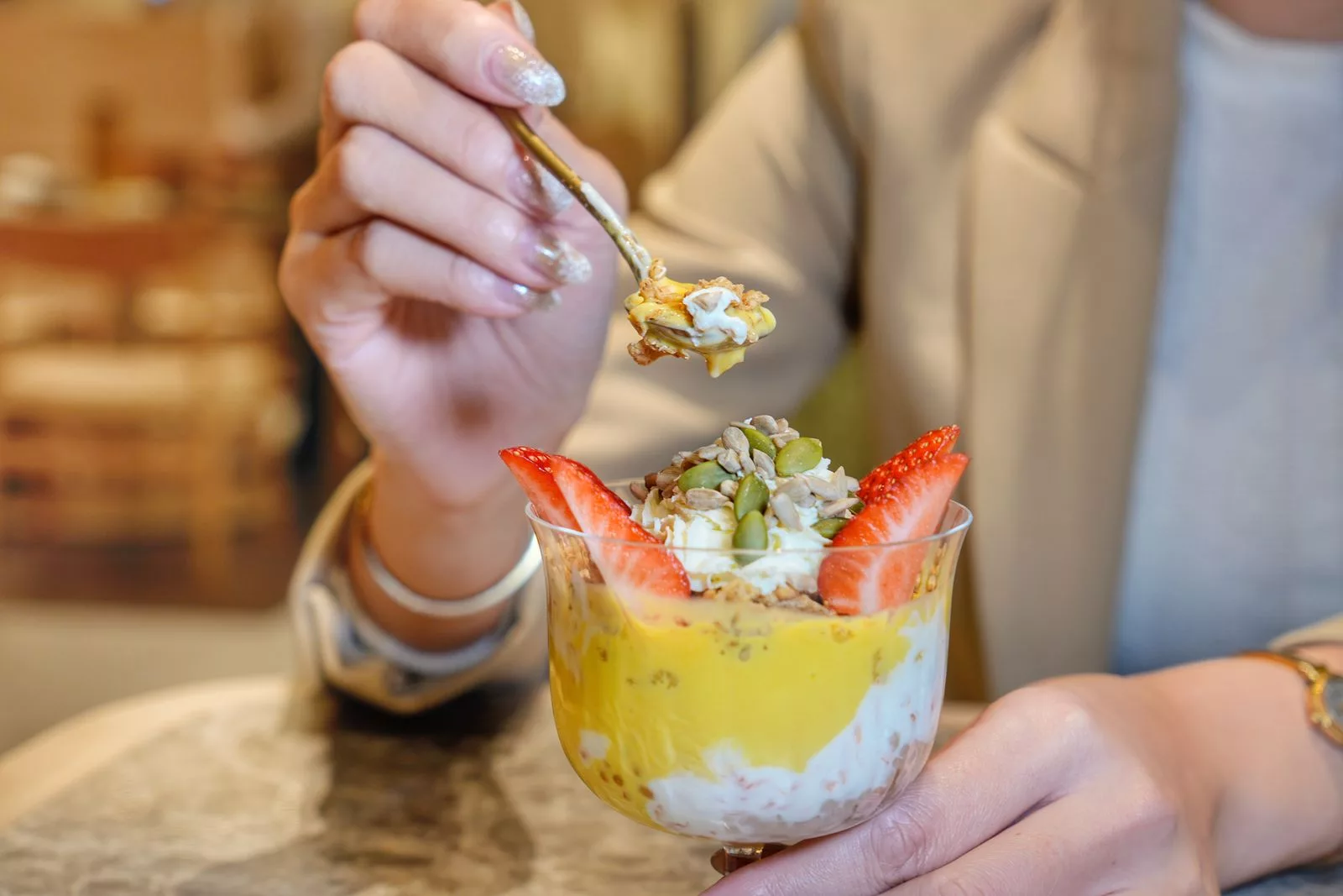 【養心沙龍】新店裕隆城餐廳，中西合併獨創蔬食料理，引領綠色食尚新風潮! @混血珊莎的奇幻旅程