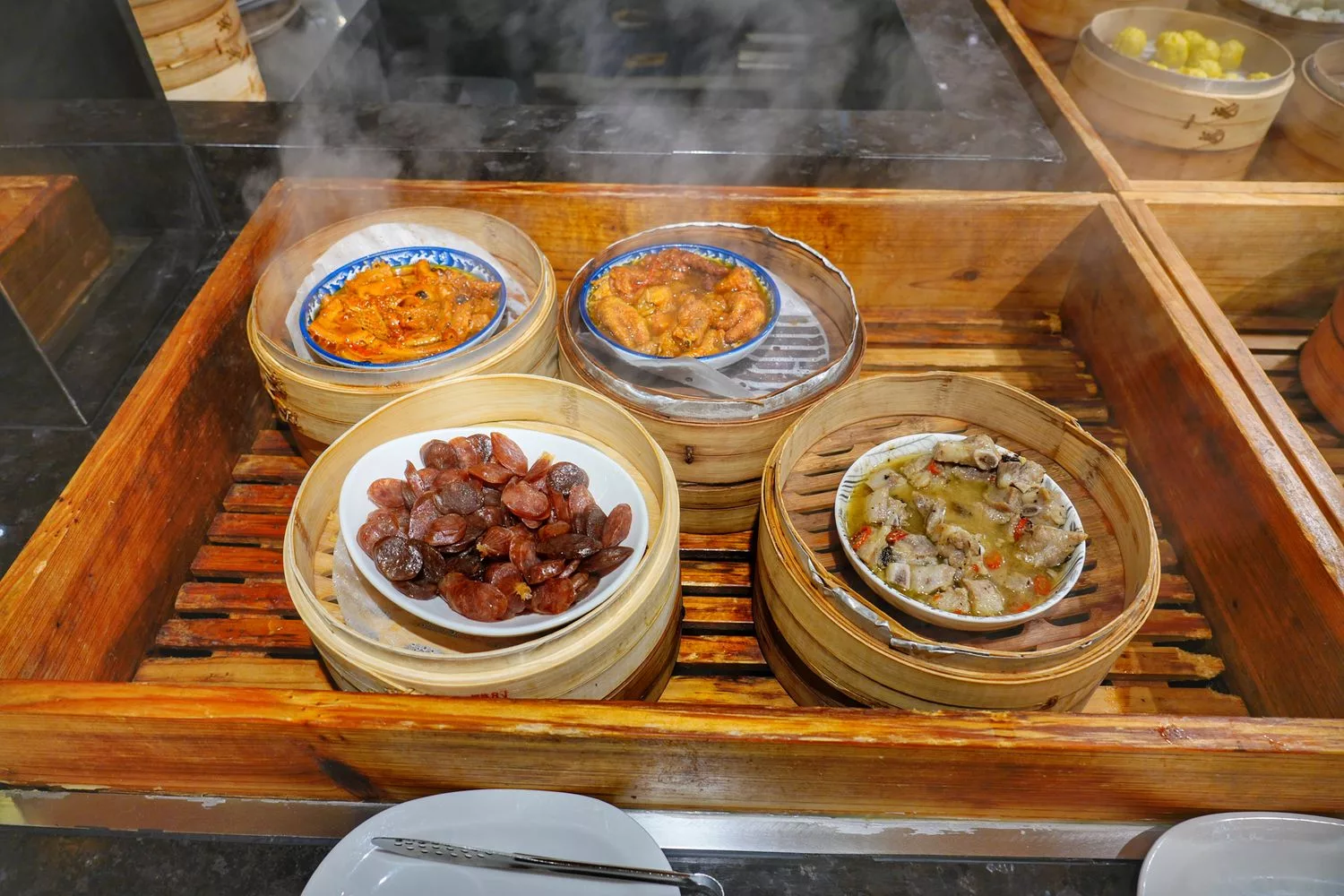 大直吃到飽｜豐FOOD海陸百匯，大直典華自助餐，龍蝦之夜吃到飽(菜色價格) @混血珊莎的奇幻旅程