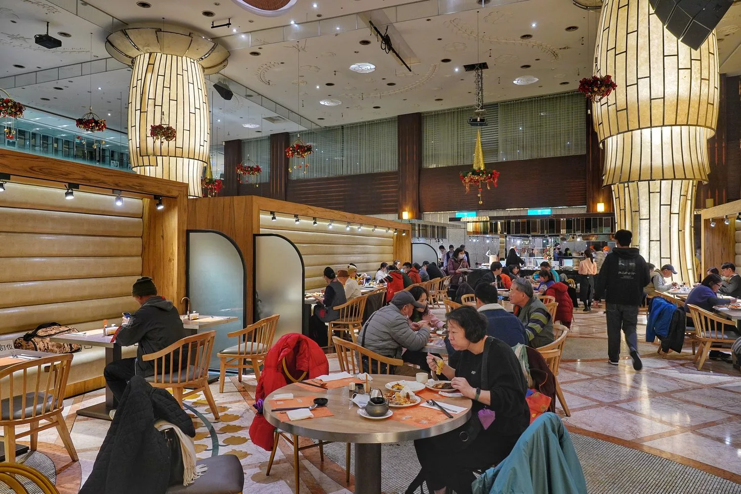 大直吃到飽｜豐FOOD海陸百匯，大直典華自助餐，龍蝦之夜吃到飽(菜色價格) @混血珊莎的奇幻旅程
