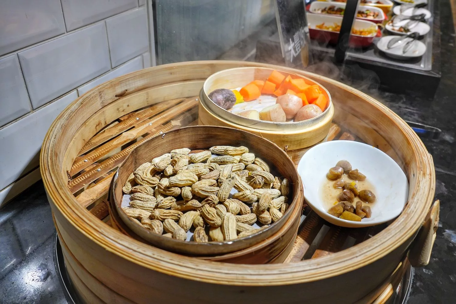大直吃到飽｜豐FOOD海陸百匯，大直典華自助餐，龍蝦之夜吃到飽(菜色價格) @混血珊莎的奇幻旅程