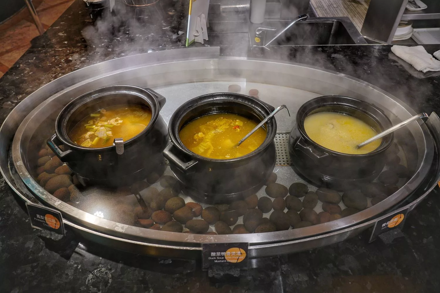 大直吃到飽｜豐FOOD海陸百匯，大直典華自助餐，龍蝦之夜吃到飽(菜色價格) @混血珊莎的奇幻旅程
