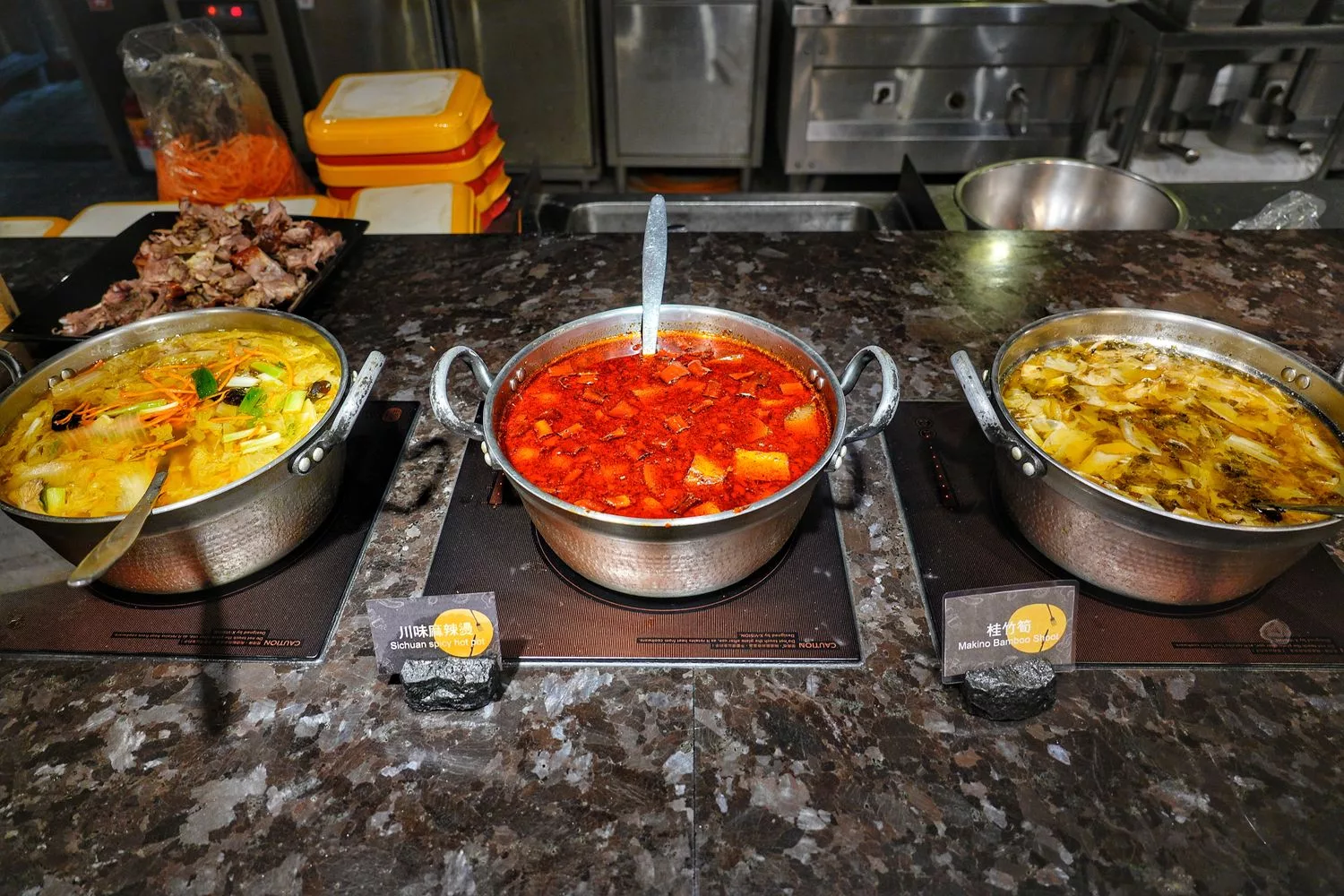 大直吃到飽｜豐FOOD海陸百匯，大直典華自助餐，龍蝦之夜吃到飽(菜色價格) @混血珊莎的奇幻旅程